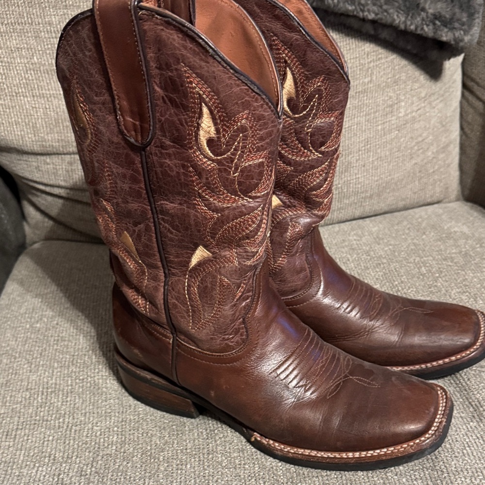 Men's Western Leather Boots in Rich Brown